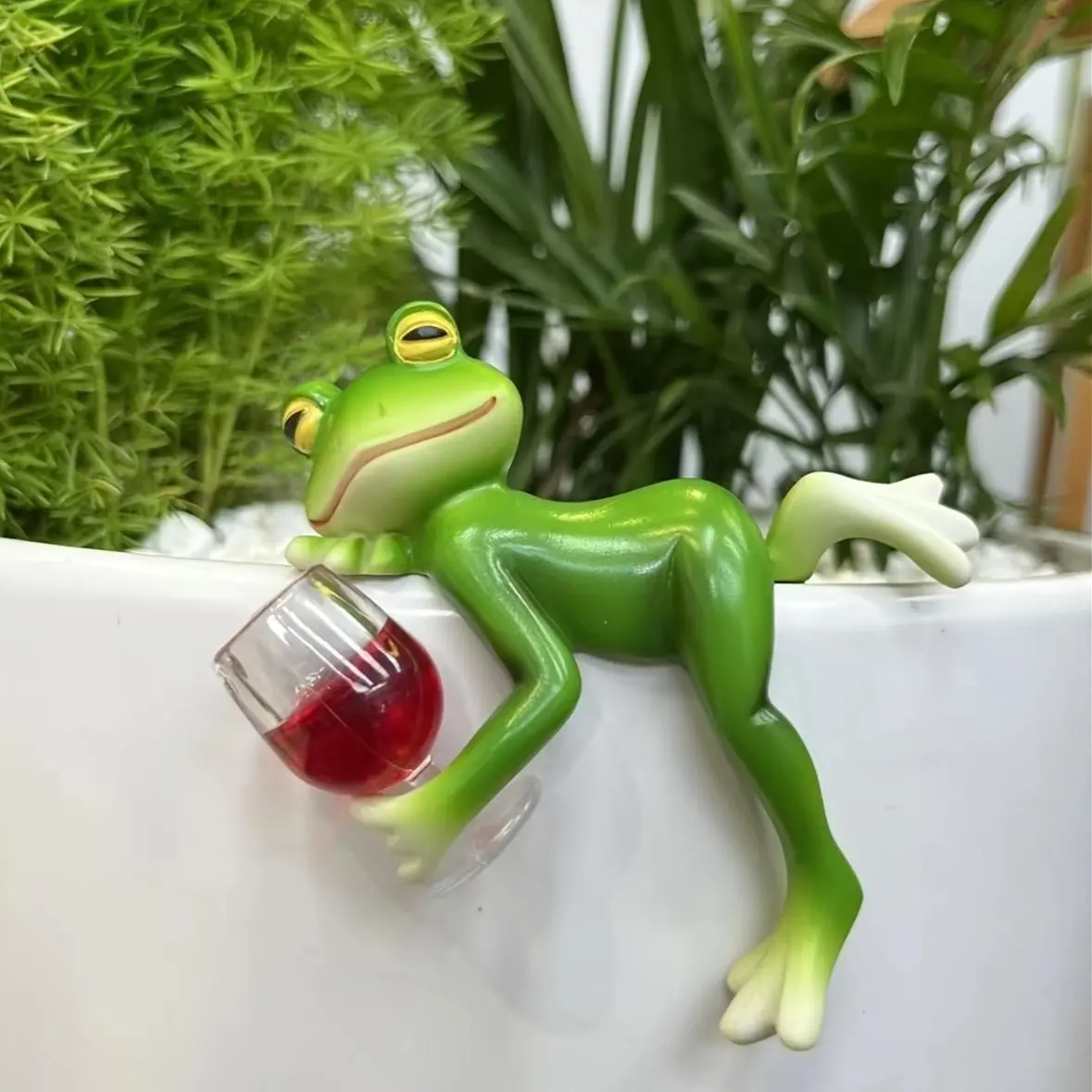 Creative Resin Frog Hanging Planter, Handmade Flower Pot Fish Tank Decor, Outdoor Balcony Garden Ornament, Unique Craftsmanship, Decorative Pot