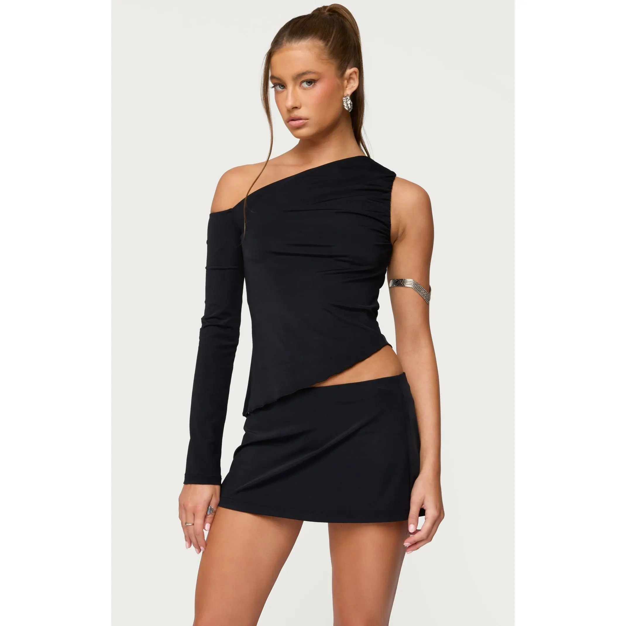 Edikted Women's Lucretia Asymmetric Off Shoulder Top