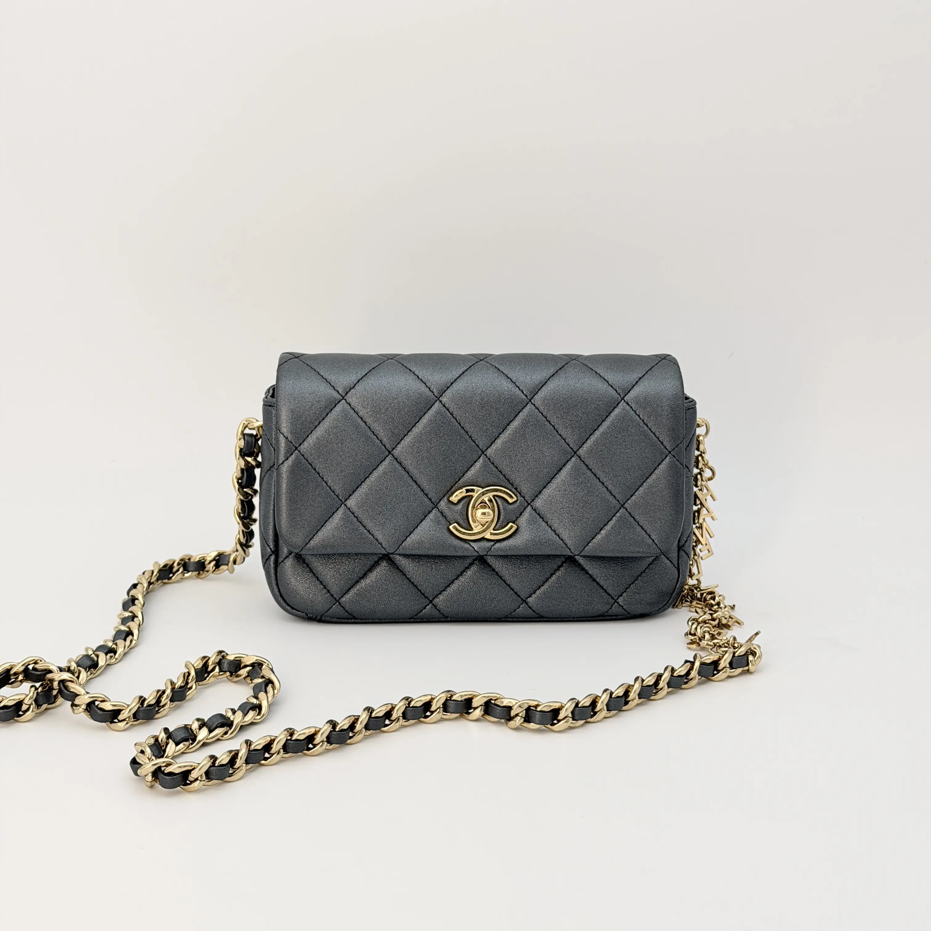 Pre-owned CHANEL lambskin Crossbody Bags Metallic Quilted Logo Charm Chain Flap