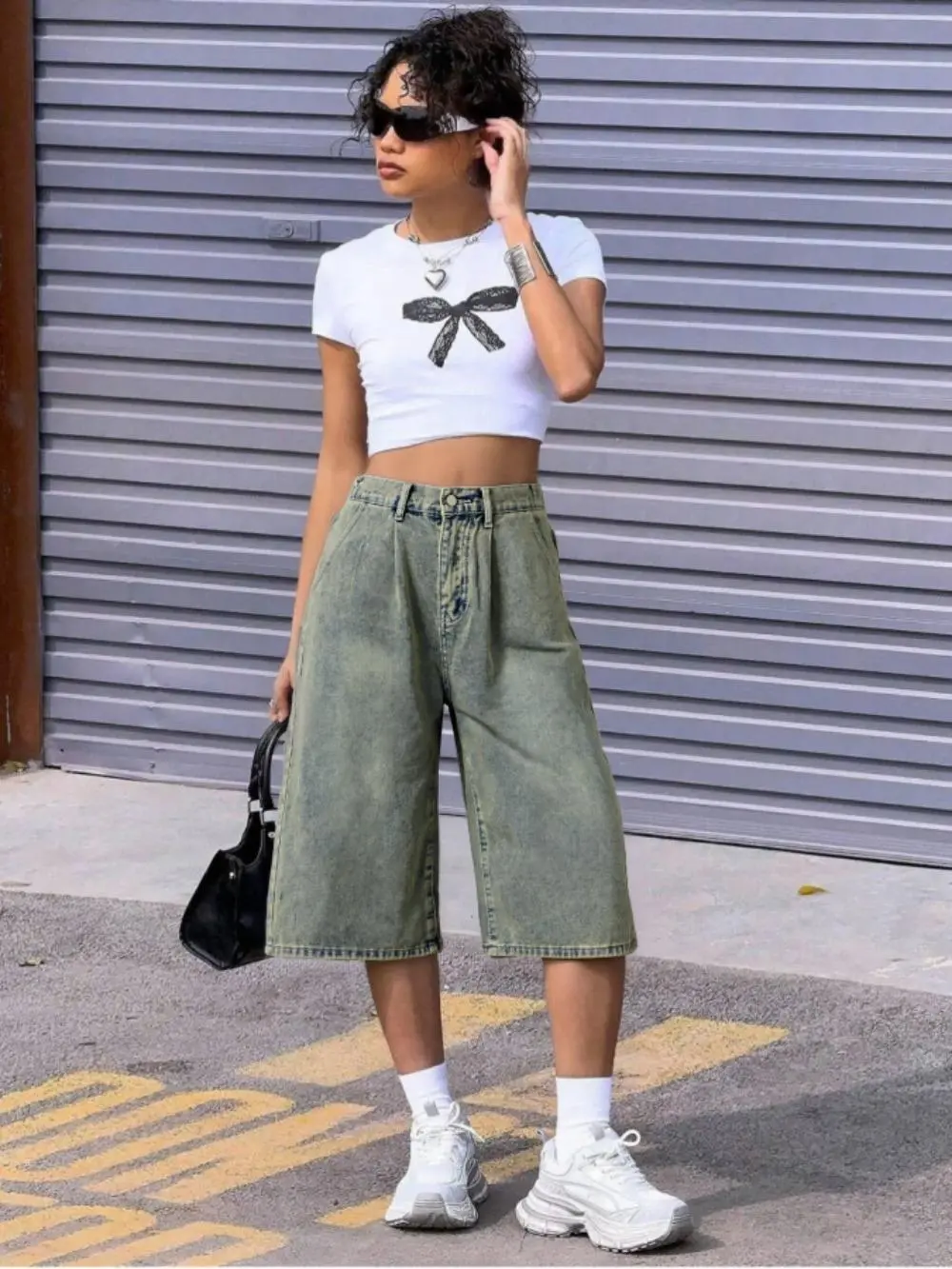 Women's Vintage Washed Pleated Wide Leg Denim Capri Shorts Loose Baggy 7/8 Length Jorts