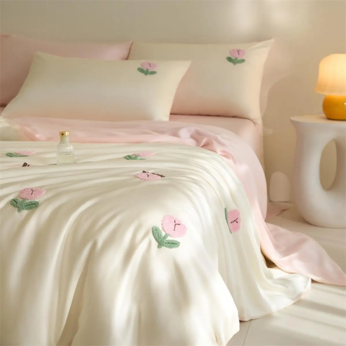 Tulip Pattern Bedding Set, Decorative Duvet Cover & Pillowcase without Filler, Soft Comfortable Bedding Set for Home Bedroom, Theme Bedding Set, Duvet Cover Sets