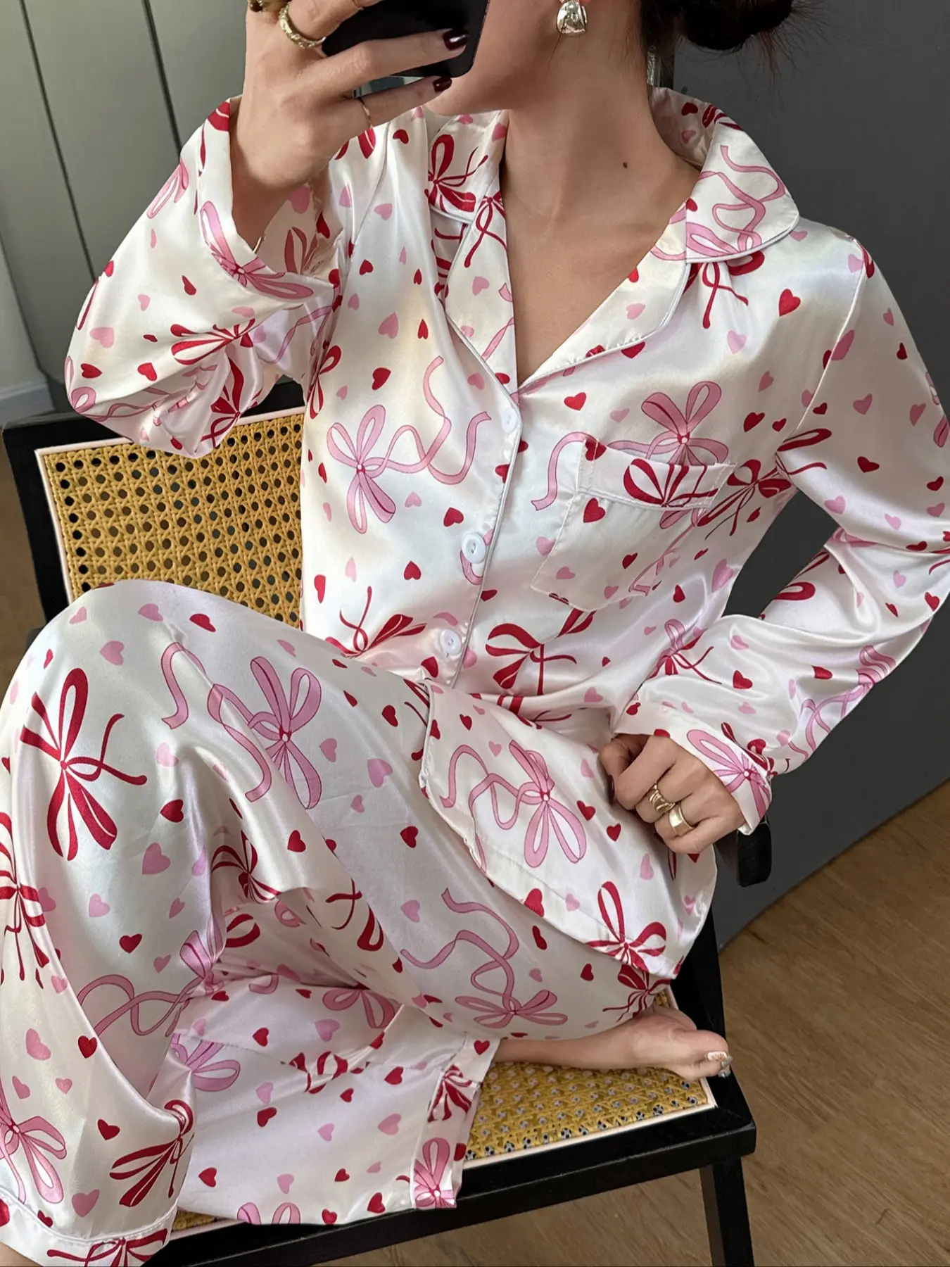 Valentine's Day Bow Heart Pattern Long Sleeve Women's Pajama Set, Soft Satin Sleepwear, Casual Loose Fit