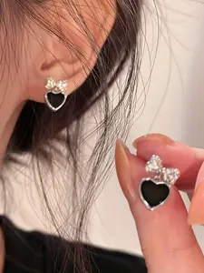 Fashion Heart & Bow Decor Stud Earrings (1 Pair), Rhinestone Decor Ear Jewelry for Women, Party, Daily Clothing Decor, Trendy All-match & Exquisite Jewelry for Birthday Gift, Daily Wear, Rhinestone Decorated Bling, Fashionable Jewelry Accessories
