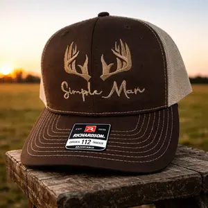 Simple Man Hunting Trucker Hat – Vintage Deer Embroidery Mesh Cap for Men, Adjustable Snapback, Perfect Valentine’s Day Gift for Him