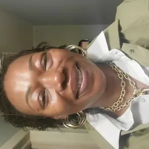 Product Review of [medicube] 310M Celebrity Glass Skin DuoㅣBooster Pro Korea's No.1 Glass Glow Device + Collagen Jelly Cream OR Deep Vita C Cream from T**i