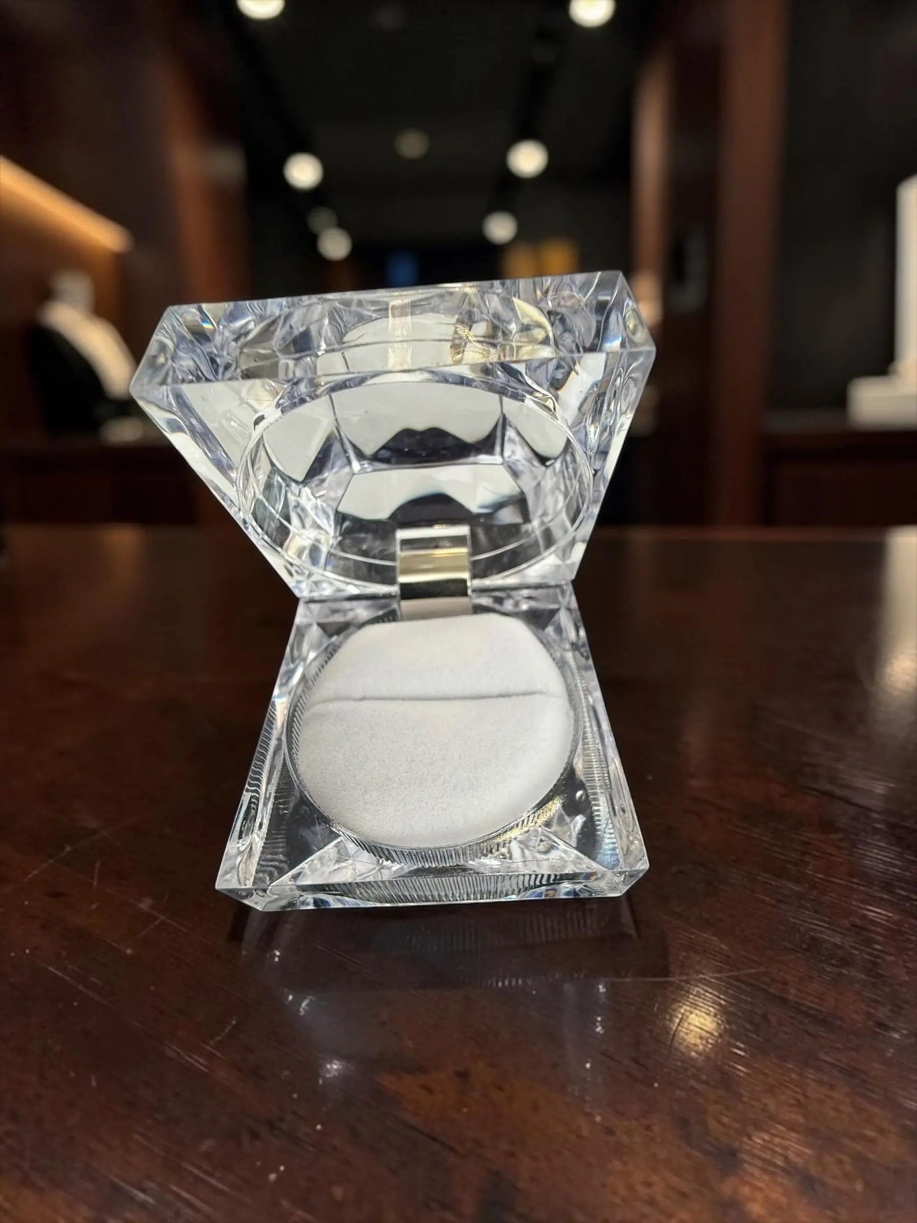 Clear Crystal Diamond-Shaped Ring Box with Velvet Insert – Luxury Engagement & Wedding Ring Display Case 7003