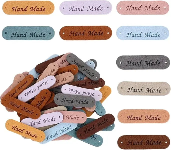 50pcs Handmade Tags for Crochet Handmade Leather Labels Faux Handmade with Love Leather Tags for Handmade Items Embellishment Knit Accessories with Hole for Sewing Crochet Knitting Hats DIY Crafts