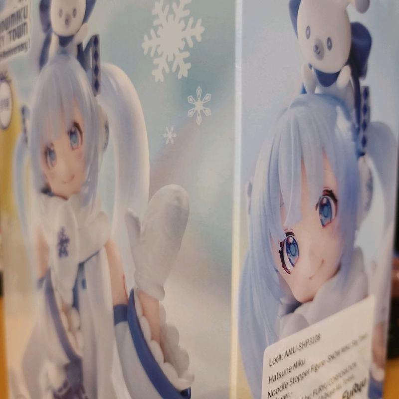 SNOW M1KU /SKYT0WN Miku Fan Figure with Blue Outfit and White Scarf for Home Decoration