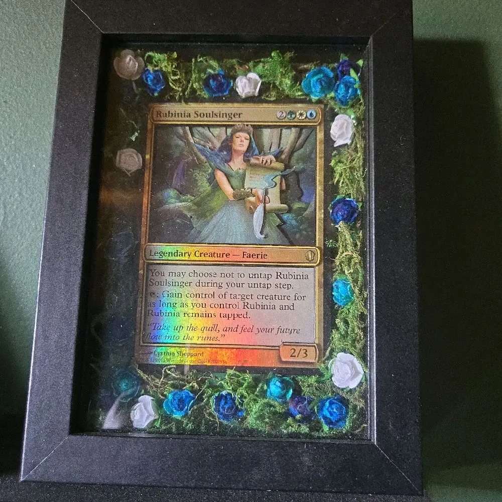 Framed oversized Rubinia Shadowbox