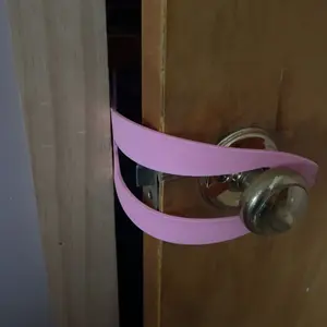 3Pcs Cat Door Holder Latch Larger Cat Door Alternative to Keep Dogs Out of Cat Litter Boxes and Food with 5 Adjustable Sizes Strap 2.5-6" Wide Fast Latch Strap Let's Cats in Easy to Install