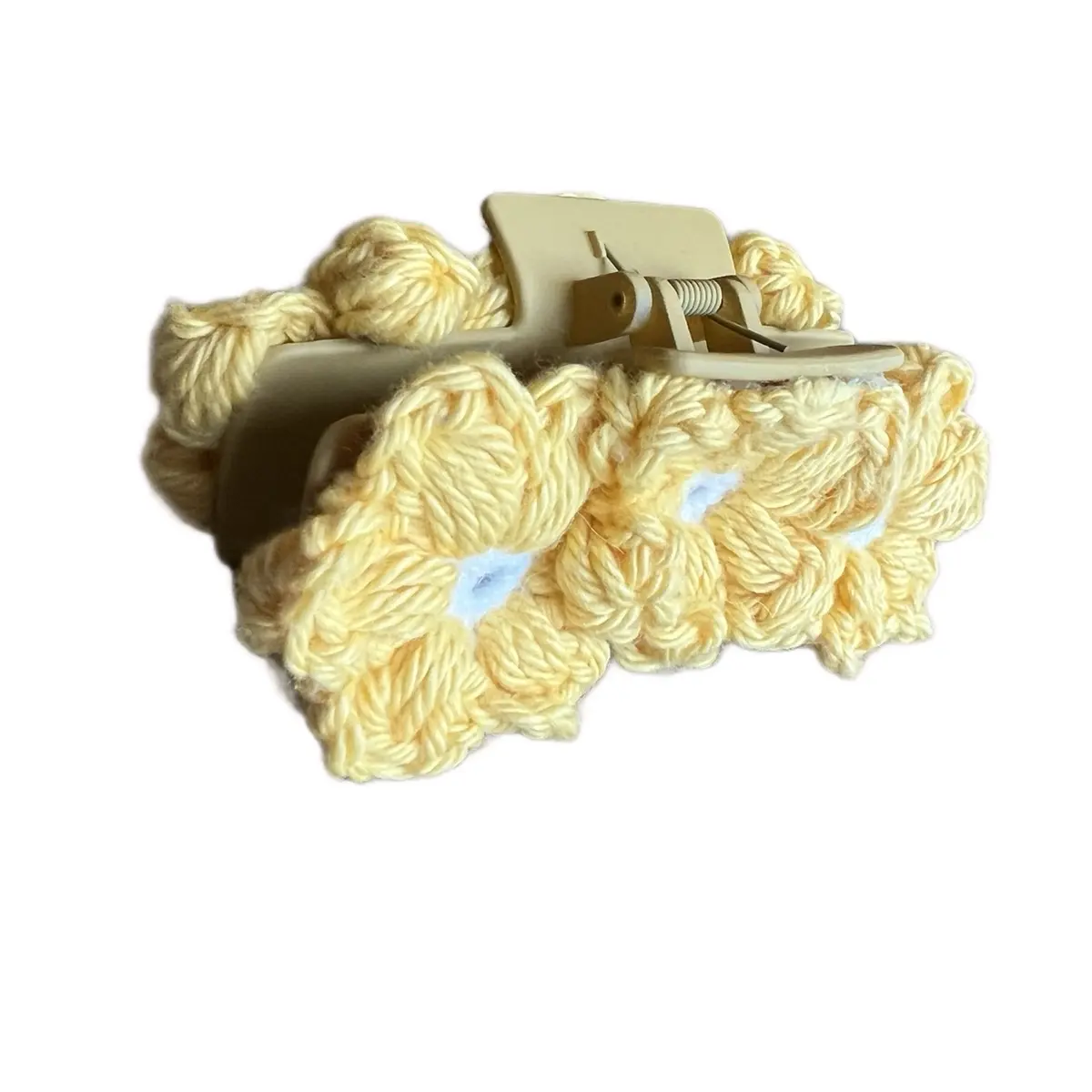 Crochet flower claw clip
