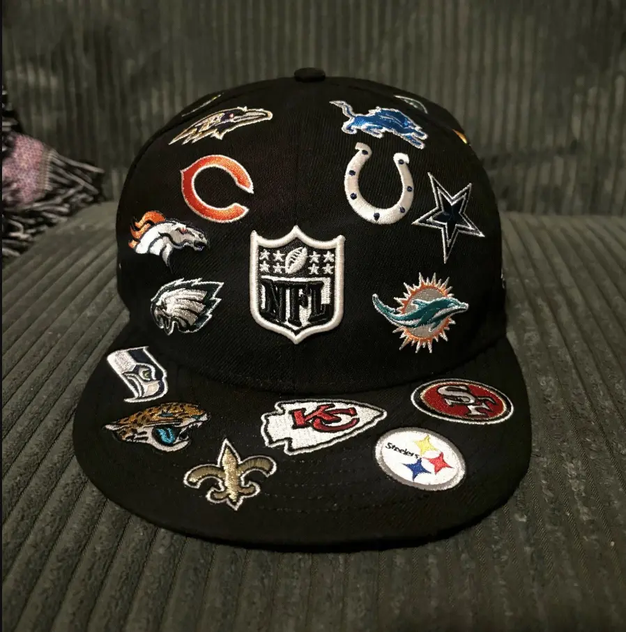 Trendy NFL Team Logos Snapback Cap – Premium Black Flat Brim Baseball Hat Featuring Embroidered NFL Team Patches and Bold Streetwear Style