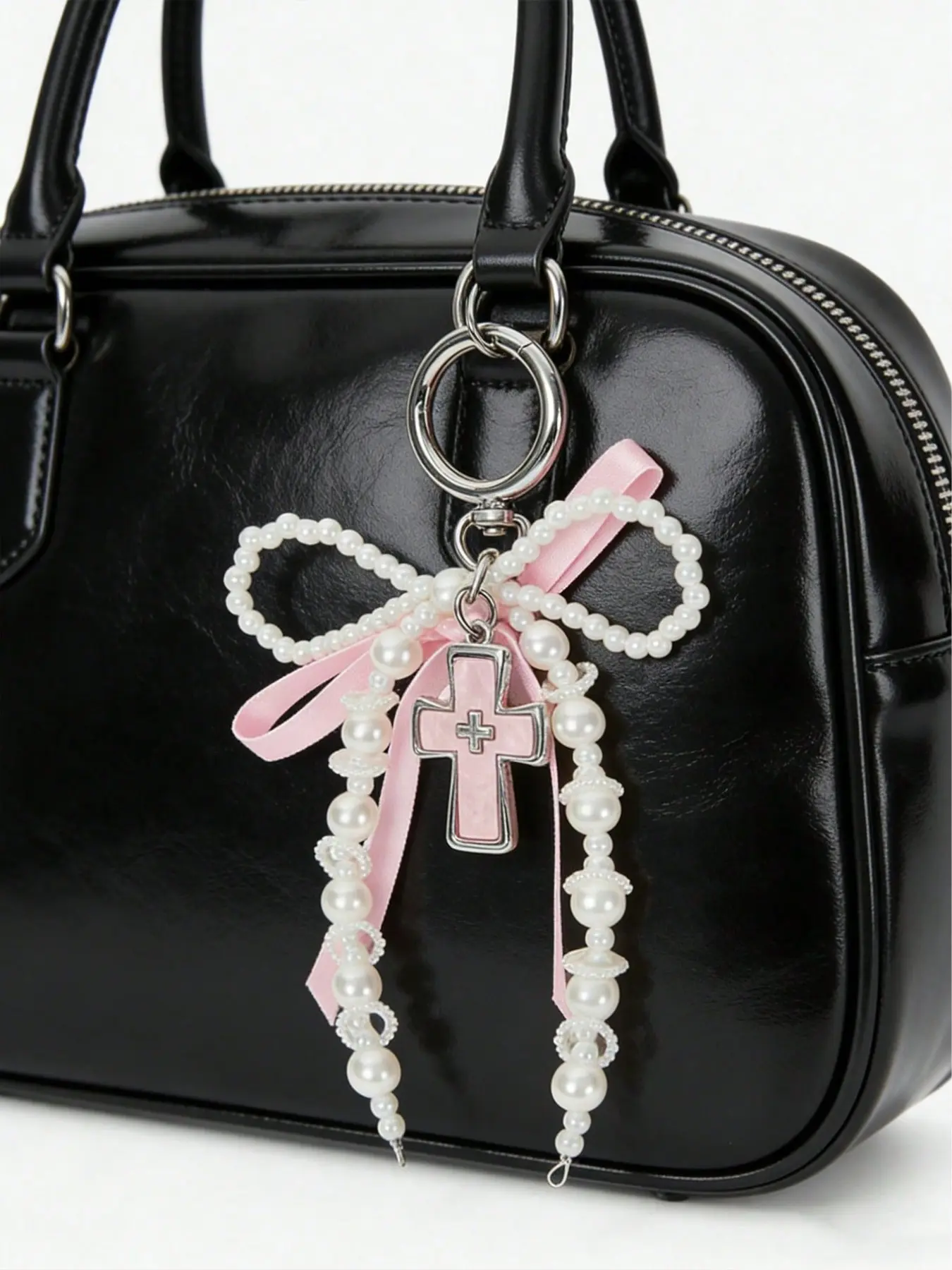 A cute pink pearl bow cross pendant keychain, punk style star-shaped keychain, Y2K style bow phone charm, cute bead phone strap accessory suitable for girls, suitable for bags Keychain Accessories