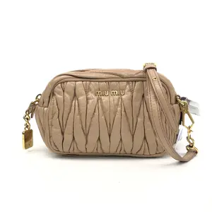 Pre-owned miumiu Lambskin Shoulder Bags 5.91'' R909 Shoulder Bag C1366152281 0121 T4 Zoe