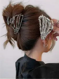 Skeleton Hair Clip in the Shape of a Skull Hand, Ponytail Claw Clip, Sturdy Metal Structure Tightly Grips Hair, Avant Garde Gothic Style, Suitable for Festivals, Daily Dressing Up, Halloween, Cool Gift for Alternative Fashion Enthusiasts