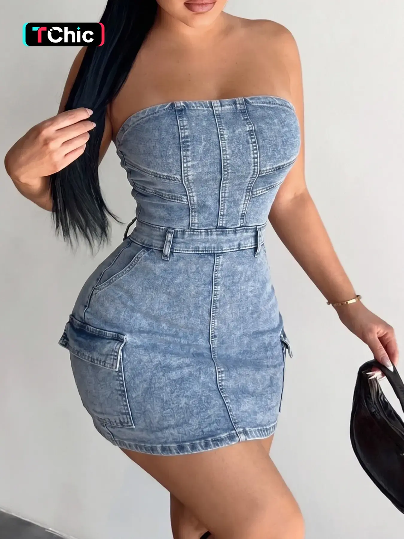 Women's Light Wash Strapless Sleeveless Denim Mini Dress, Bodycon Belted Waist with Cargo Pockets, Y2K Grunge Streetwear Casual Wear for Festivals & Nights, Summer, Brunch Dresses