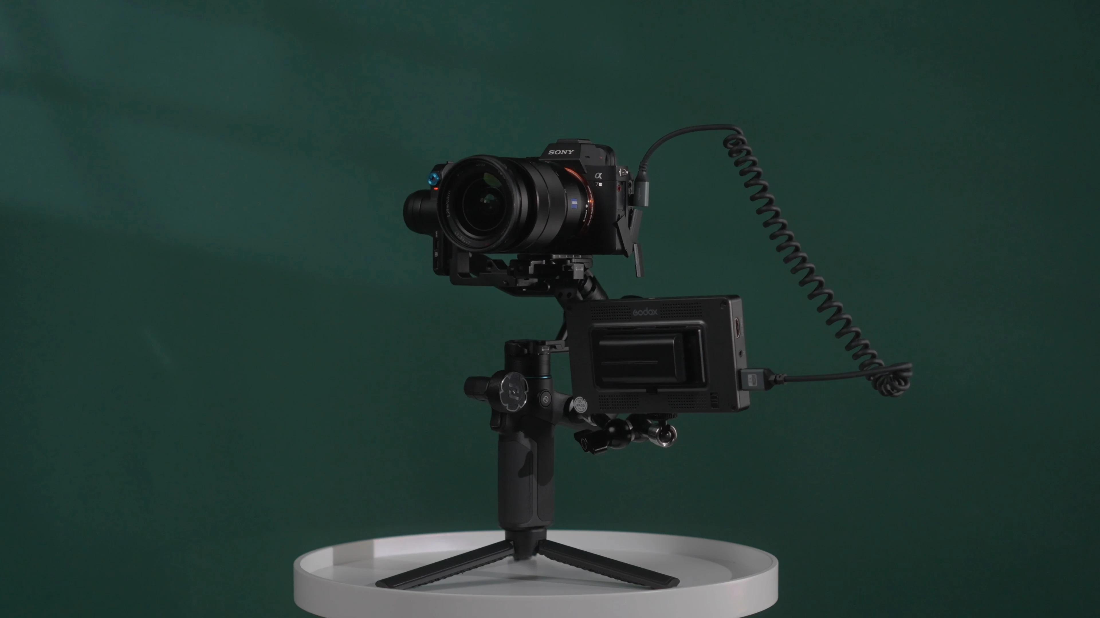 FeiyuTech SCORP Mini 3 Pro Combo | Full Accessory Kit – All-in-One 3-Axis Camera Gimbal, Built-in AI Tracking, Detachable Remote Handle, Vertical Shooting Compatible,for Mirrorless Camera, Action & Smartphone