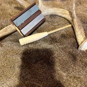 Red Cedar and Walnut Trough Call for Hunting - Handcrafted with Natural Materials for Optimal Sound Quality Food