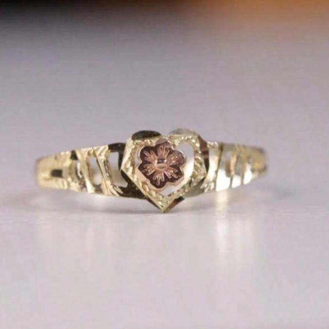 Hollow Flower Ring for Women – Minimalist Adjustable Open Band Dainty Floral Jewelry