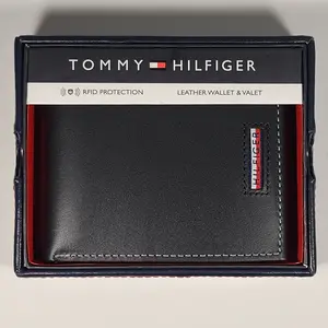 Tommy Hilfiger Men's Bifold Black Leather RFID Wallet & Valet Passcase 31HP220032