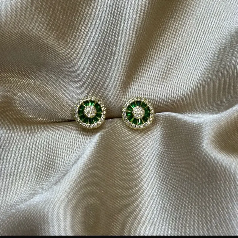 Emerald Pizza Stud Earring