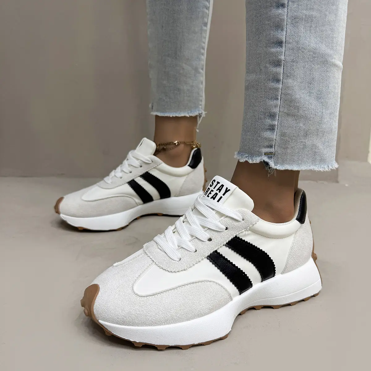 Women's Vintage Casual Trainers - Retro Colorblock Upper, Soft Cushioned Platform Sole, Non-Slip Outsole, Lace-Up, Height-Increasing Fashion Shoe for Daily Outfits, Light Outdoor Walking