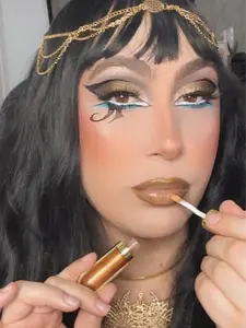 Queens Decadence Lip Oil Luxurious Hydrating Lip Treatment for Soft Shiny Lips with Golden Shine