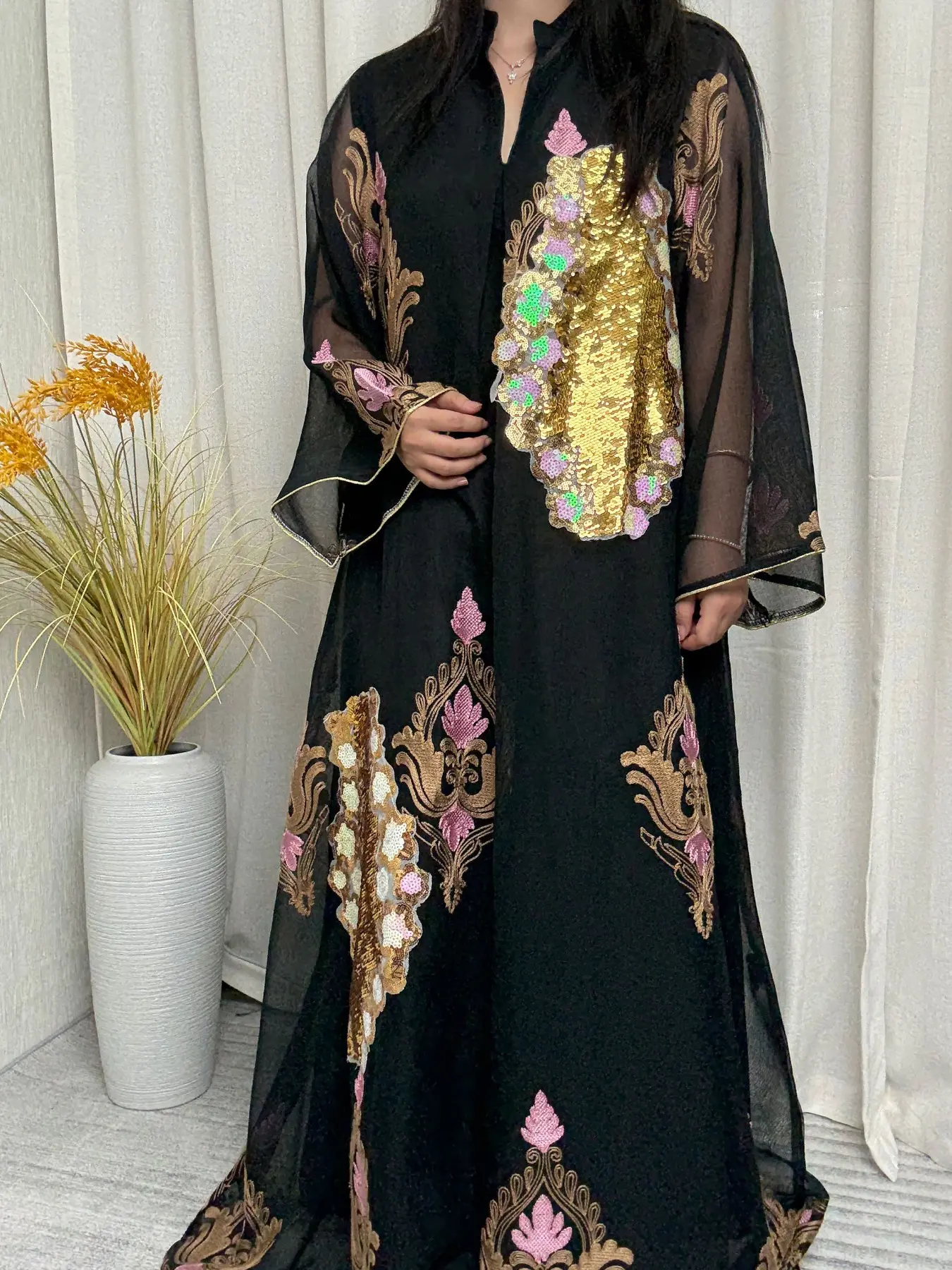 Elegant Muslim Women's Modesty Robe Caftan Muslim Kaftan with Colorful Beaded Embroidery, Loose-Fitting Ethnic Pattern, Suitable for All Seasons