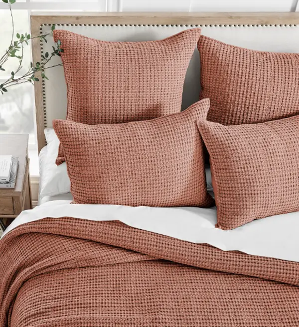 BEDDING QUILTS! VARIOUS COLORS, STYLES, SIZES