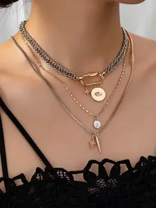 A trendy and personalized Devil's Eye multi-layered necklace, suitable for daily wear, vacation dates, and other occasions, and also a surprising and exquisite small gift, Modern versatile accessories