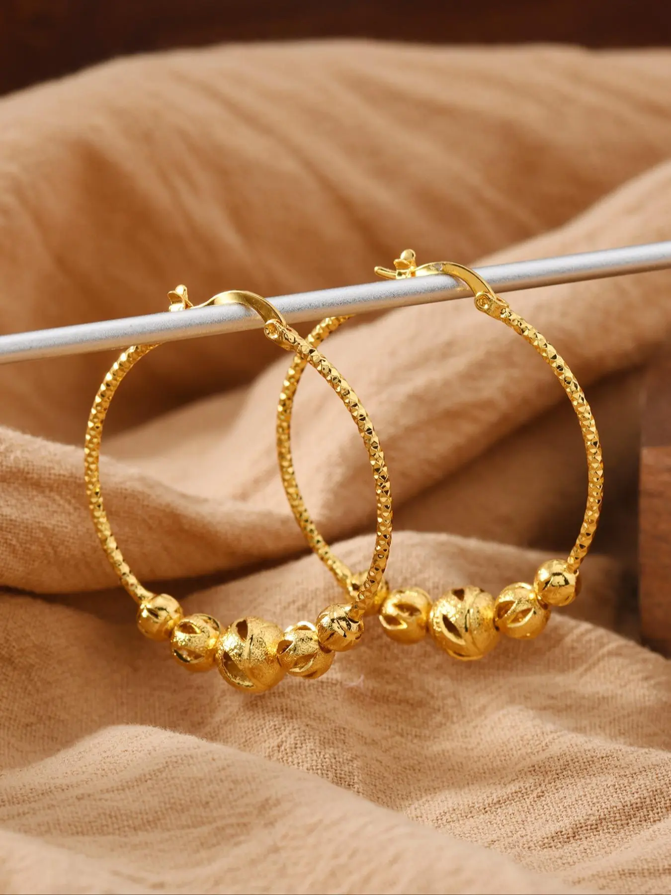 Square Bead Decorated Hoop Earrings, Fashionable Jewelry for Women, Stylish Jewelry, Daily Clothing Decor, Trendy All-match & Exquisite Jewelry for Birthday Gift, Hoop Earring Sets, Dainty Lightweight Hoops, Fashion Jewelry Accessories
