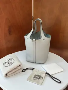 Pre-owned HERMÈS Leather Clutches & Wristlets Hermes Picotin Lock Bag Togo PM