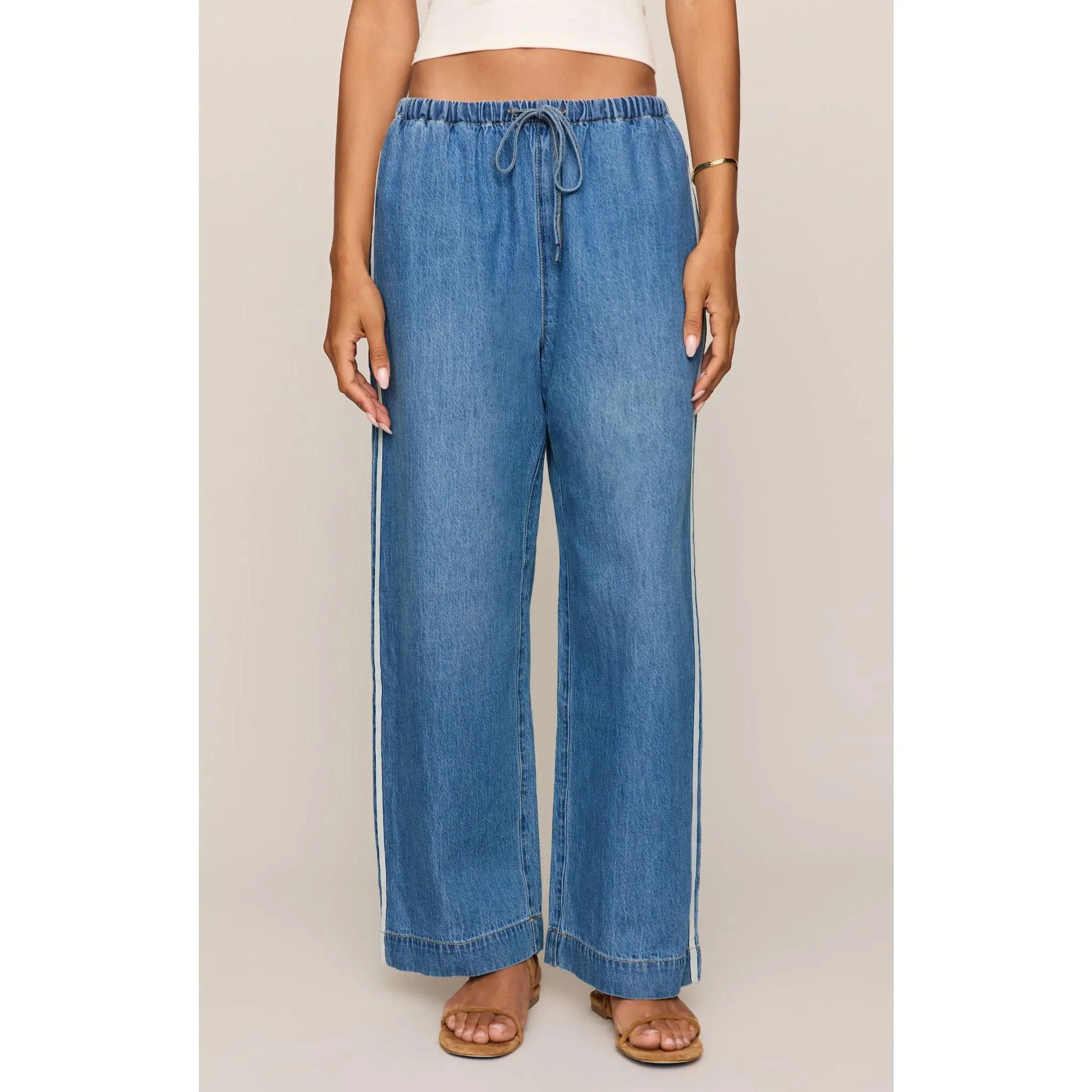 Z SUPPLY SIDELINES DENIM TRACK PANT IN DREAMSTATE