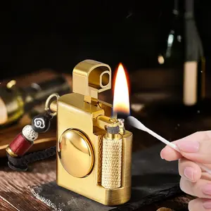 Vintage Style Turntable Lighter, Compact Kerosene Lighter, Pendant Stress Relief Lighter, Wheel Ignition Lighter, Portable Metal Lighter for Outdoor Use, Ideal for Gifting High-End Presents to Boyfriends (Kerosene Not Included), Without Battery