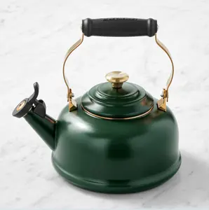 Le Creuset Enamel-On-Steel Whistling Stovetop Tea Kettle, 1.7 qt, Forêt Color, Metal Finishes