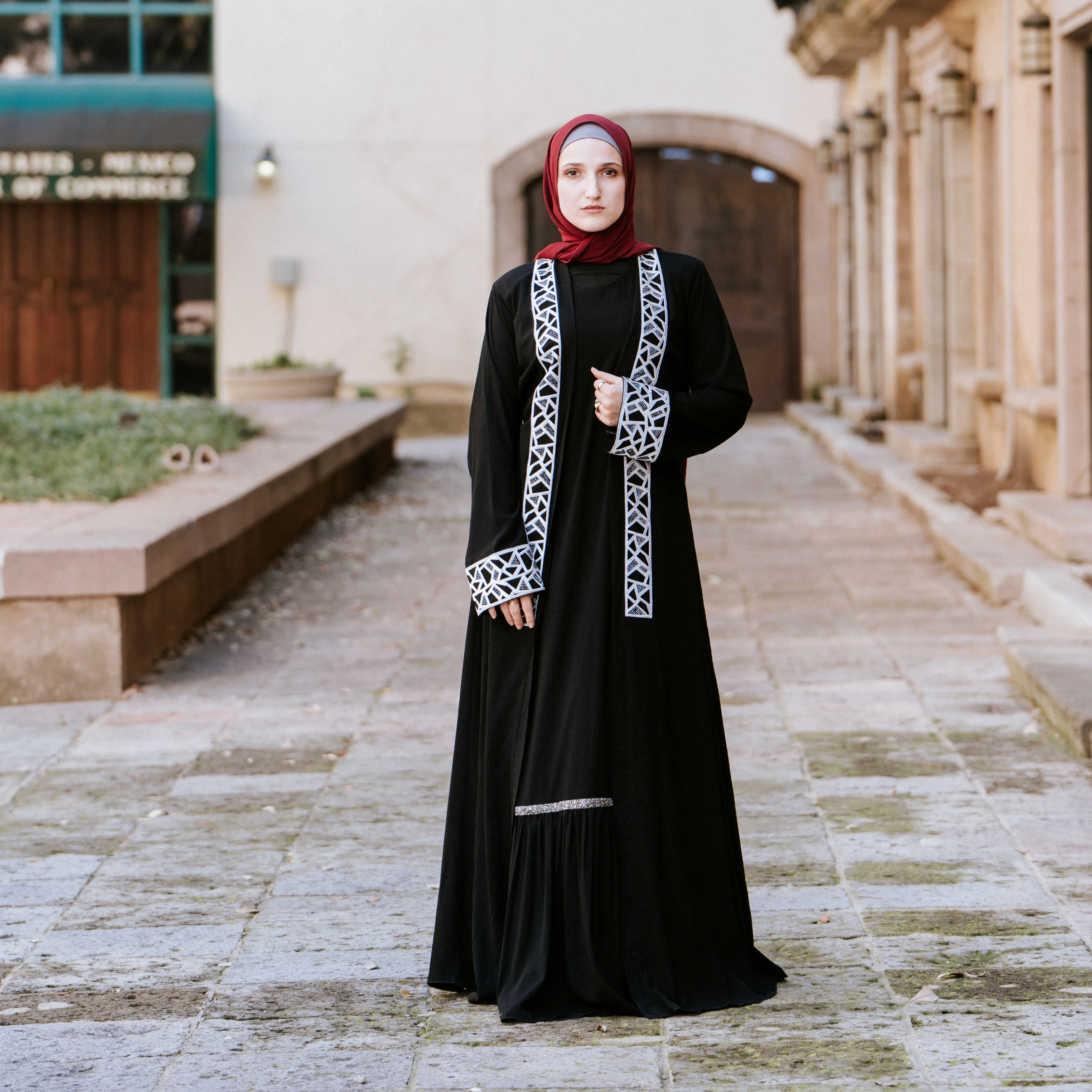 Zayna Abaya - Black Modern Design with Geometric Embroidery & Timeless Sophistication