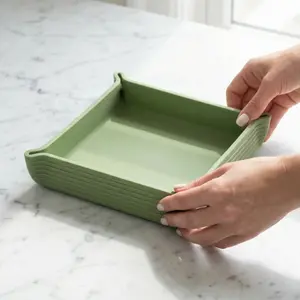 2-in-1 Magnetic Silicone Mat & Foldable Serving Tray, Non-Slip Heat Resistant Waterproof Food Grade Multi-Use Portable Serving Platter for Kitchen Counter Coffee Table Snack Dessert Random color.