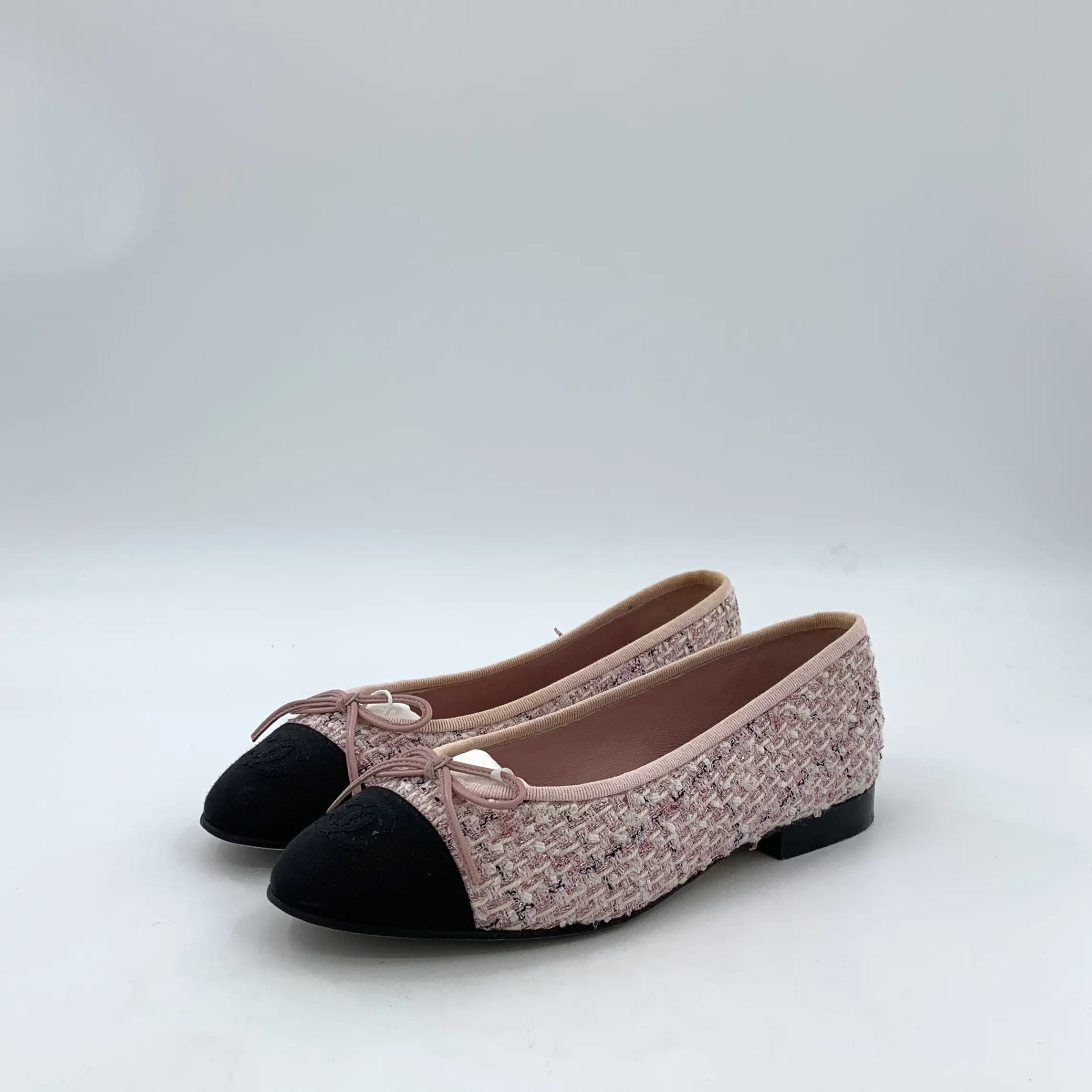 RDLTS— Chanel Pink Tweed Bow Flats Size US 5.5