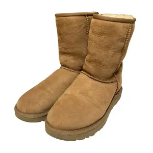 Pre-owned UGG Suede Small Leather Goods Classic Sheepskin Boots