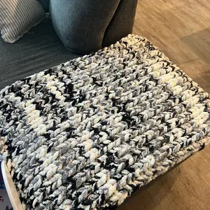 Chunky Knit Blanket - Chunky Knit Design with Black and White Stripes, Soft and Cozy Texture, Ideal for Home Decor