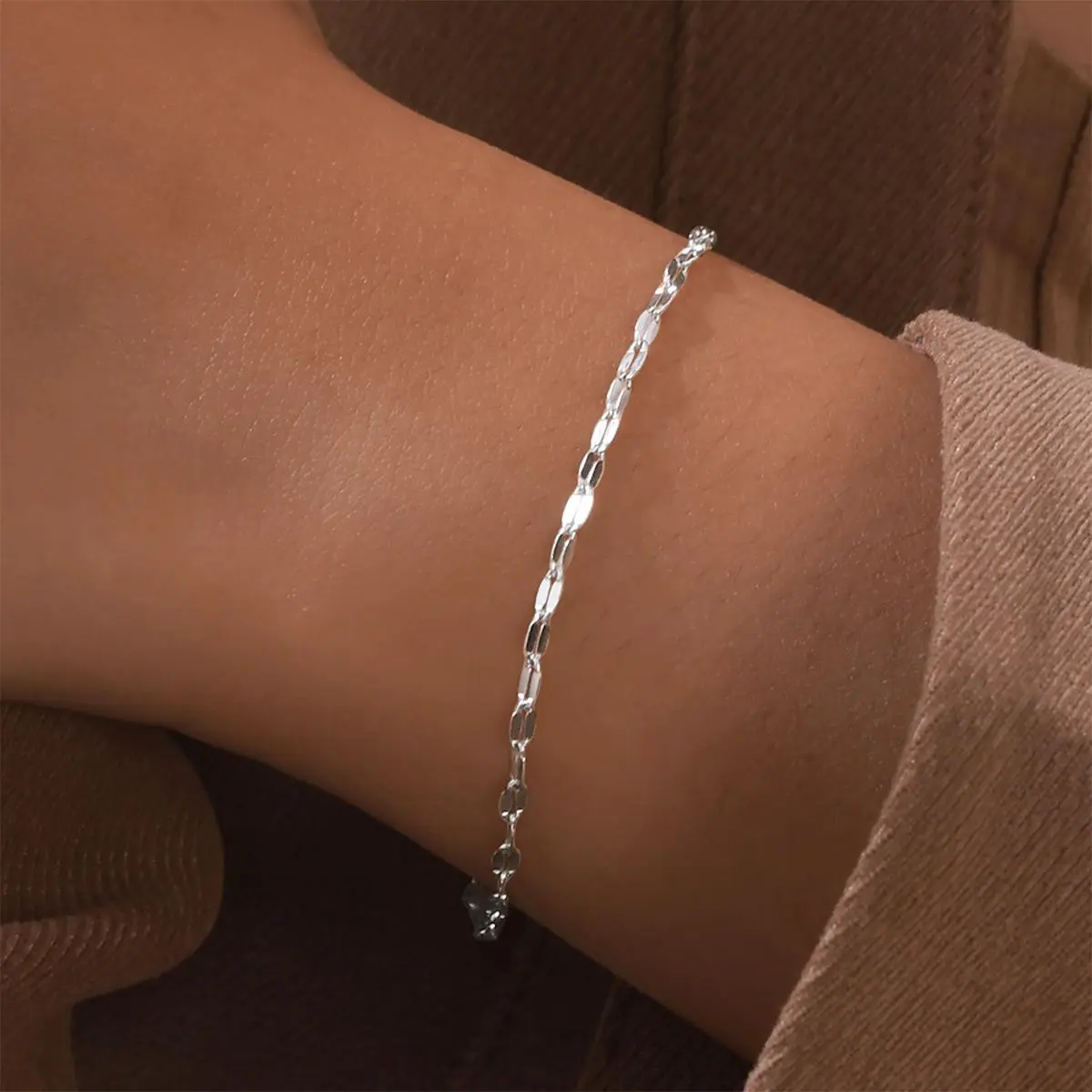 Women's Minimalist Stainless Steel Lip Chain Bracelet, Female Casual Chain Jewelry Bracelets & Bangles, Fashionable Wrist Candy for Daily Wear