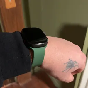 W&O Smart Watch with 2.02" Dial Wireless Calling Dialing 100+ Sport Modes Fitness Tracker with Various APP Reminders Call Message Reminder Touch Screen Compatible with iPhone Android Wearable Smart Bracelet Digital Wristwatch Fall Gift