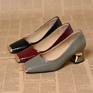 Metal Square Toe Shallow Mouth Chunky Heel Single Shoes French Style Fashionable Versatile High Heels, Women'S Solid Color High Heels, Elegant And Easy Square Toe, Plus Size Slip-On Women'S Business Shoes, French Style Elegant Chunky Heel Shoes