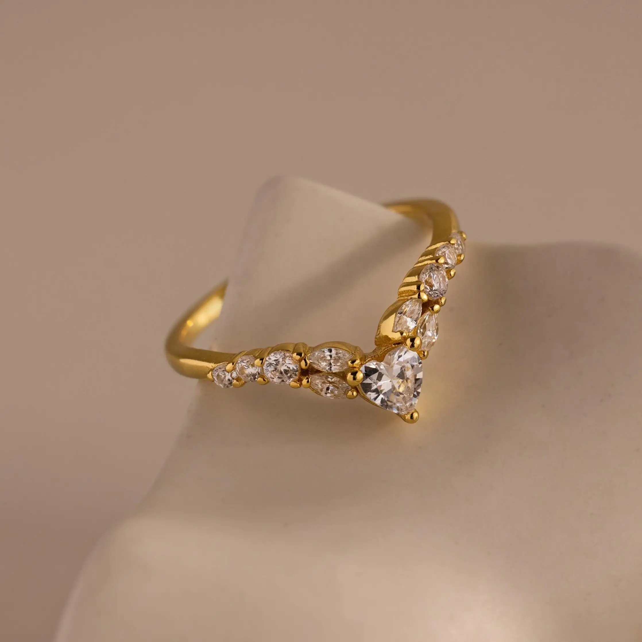 Heart Curve Cluster Ring by Caitlyn Minimalist - Dainty Cubic Zirconia Diamond Promise Ring - 18K Gold Plated Chevron Ring - Vintage Style Engagement Ring - Bridal Jewelry - Anniversary Gift