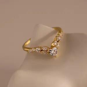Heart Curve Cluster Ring by Caitlyn Minimalist - Dainty Cubic Zirconia Diamond Promise Ring - 18K Gold Plated Chevron Ring - Vintage Style Engagement Ring - Bridal Jewelry - Anniversary Gift
