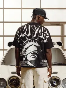Men’s Black Oversized “Blindfolded Statue of Liberty” Graphic Tee, Streetwear Short Sleeve Shirt with “NEW YORK” graffiti-style text & dystopian print, monochrome design, perfect for casual outings, edgy street style, and everyday wear for a bold, stateme