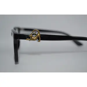 Cat Stretching Eyedeco Charm                                                   A11