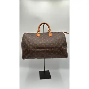 Pre-owned Louis Vuitton Leather Luxury Bags & Accessories Monogram Speedy 40 Hand bag Date Code: SP0936P. Entrupy ID: DYHB37H.