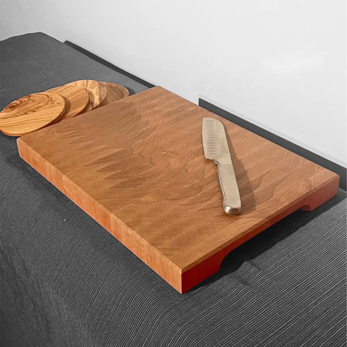 End Grain Maple Wood Kitchen Chopping/Cutting Board with grip Handles
