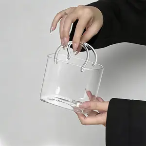 Handbag Shaped Glass Water Cup with Straw, Unique Handbag Shape, Perfect for Cocktails, Juices, Tea, and Floral Drinks, Stylish and Functional Drinkware, Versatile Use
